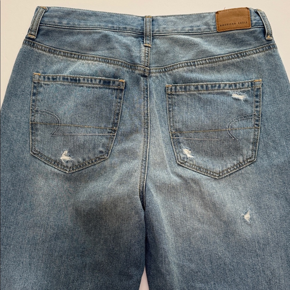 American Eagle Mom Jean Size 8 Regular Distressed Ripped Knees - Picture 4 of 16